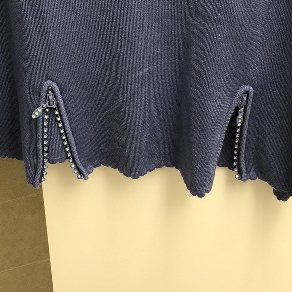 Blue sweater size large with zippers - Picture 5 of 9